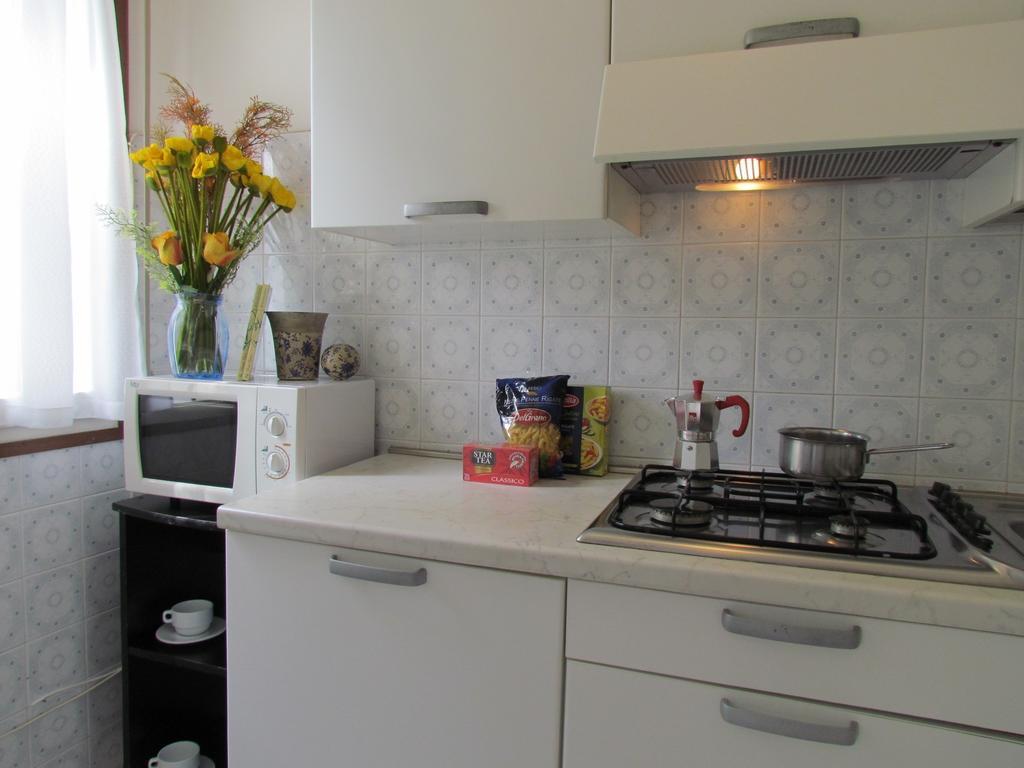 Appartamenti Codan & Fransi Bibione Habitación foto